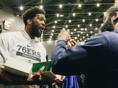 慶祝當(dāng)選MVP！哈登為大帝送上定制勞力士 恩比德稱贊：最好組織者