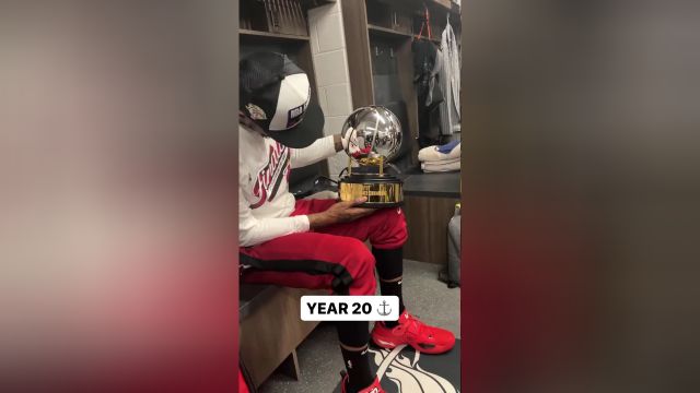 【2023年05月30日 熱火vs凱爾特人集錦】這份榮耀屬于每一個隊員！哈斯勒姆更衣室捧著獎杯愛不釋手