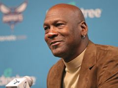 NBA理事会批准黄蜂队出售，结束了迈克尔·乔丹(MichaelJordan)作为大股东的任期:消息来源