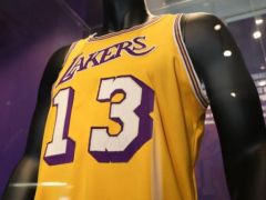 威尔特·张伯伦1972年NBA总决赛的湖人队球衣拍卖，预计将拍出400多万美元