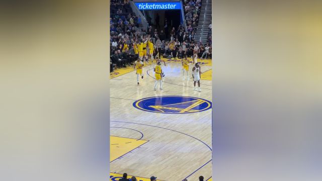 【2023年10月08日 湖人vs勇士集錦】這么大空位瞧不起我？ 濃眉弧頂三分穿云箭正中靶心