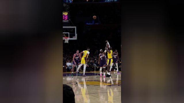 【2023年10月27日 太阳vs湖人集锦】詹眉配合如丝顺滑 浓眉手递手詹姆斯弧顶三分洞穿球网