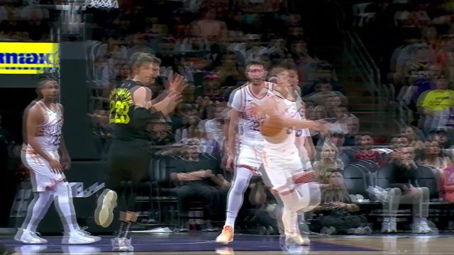 【2023年10月29日 爵士vs太阳集锦】这个动作确实不应该啊 阿伦腾空期间被塔克背后突袭失衡摔地
