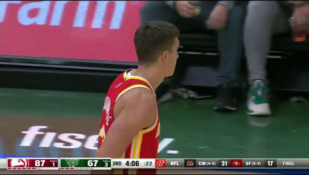 【2023年10月30日】NBA常規(guī)賽:老鷹vs雄鹿第3節(jié)原聲解說(shuō)回放