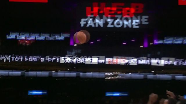 【2023年11月13日 热火vs马刺集锦】弧线优美如画! 文班亚马顶着阿德巴约转身后仰两分稳稳命中