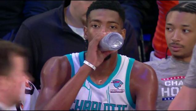 【2023年11月13日】NBA常規(guī)賽：黃蜂vs尼克斯第1節(jié)英文原聲錄像回放