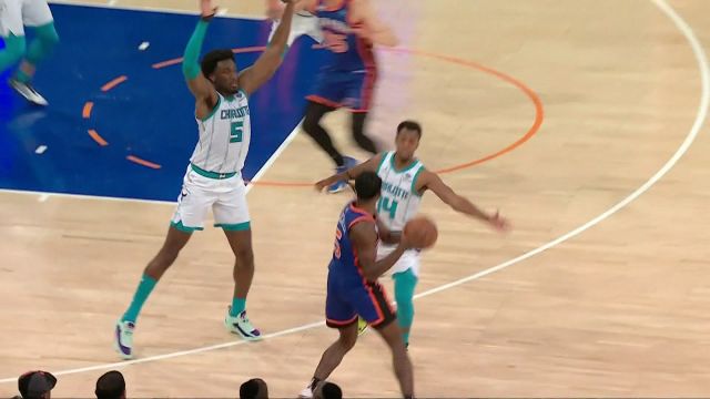 【2023年11月13日 黄蜂vs尼克斯集锦】心有灵犀！奎克利大力横穿找到巴雷特 后者不负众望三分洞穿对手球网