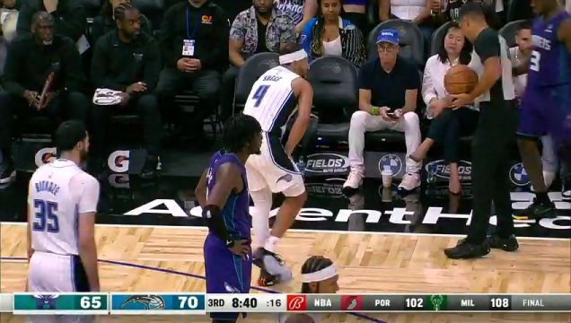 【2023年11月27日】NBA常規(guī)賽:黃蜂vs魔術第3節(jié)英文原聲錄像回放