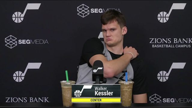 【2023年12月03日】NBA常規(guī)賽:開(kāi)拓者vs爵士第3節(jié)中文解說(shuō)錄像回放