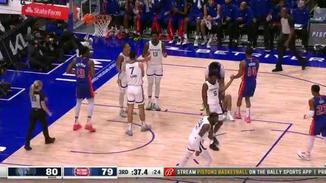 【2023年12月07日】NBA常規(guī)賽:灰熊vs活塞第3節(jié)中文解說(shuō)錄像回放