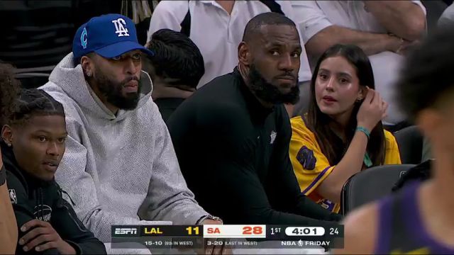 【2023年12月16日】NBA常規(guī)賽：湖人vs馬刺第1節(jié)中文解說(shuō)錄像回放