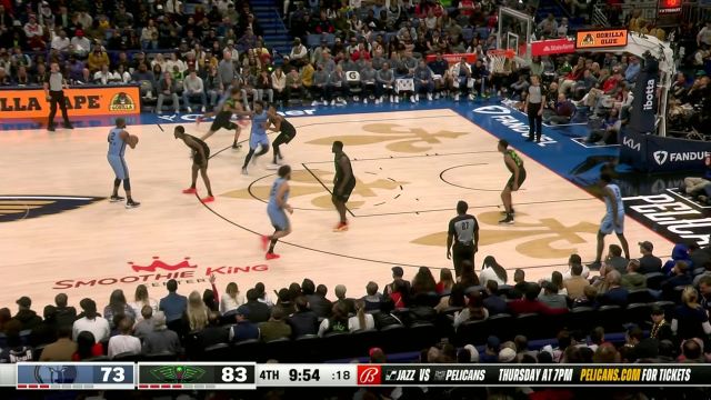 【2023年12月27日 灰熊vs鵜鶘集錦】飛在天上打球！莫蘭特突破后直接暴起 空中躲過(guò)封蓋折疊扣籃終結(jié)