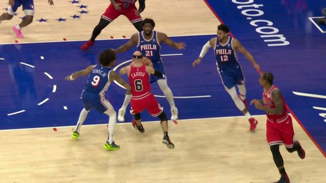 【2024年01月03日 公牛vs76人集錦】卡魯索瞞天過海送出穿襠妙傳 莊神內(nèi)線吃餅輕松打板命中