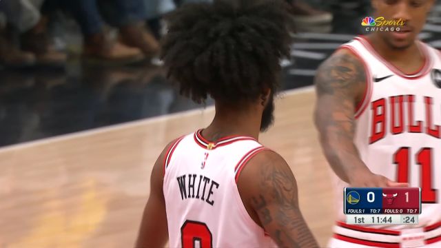 【2024年01月13日 勇士vs公牛集锦】皓篮球：科比-怀特留这头发保底身高两米，这头发留比脑袋还大