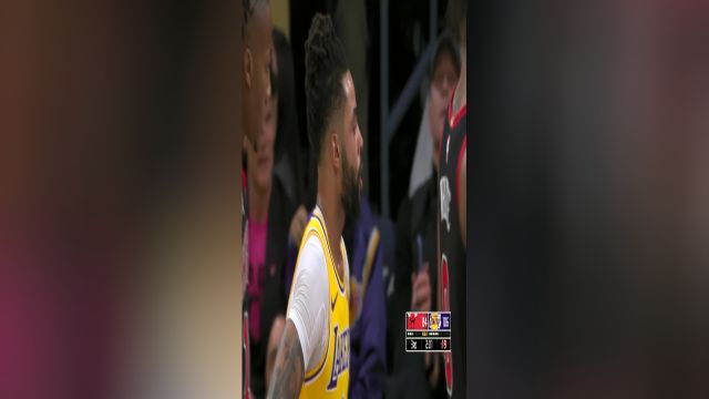 【2024年01月26日 公牛vs湖人集锦】拉塞尔飚中追身三分 孙世睿:说交易的排队道歉 提着生蚝扇贝给他补补