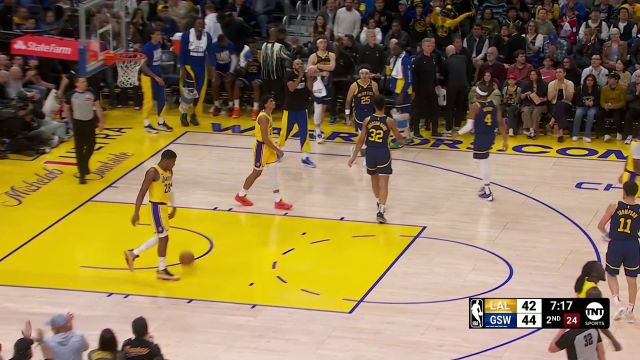 【2024年02月23日 湖人vs勇士集錦】再來一個no look pass！庫里神級妙傳助攻杰克遜-戴維斯暴扣炸筐