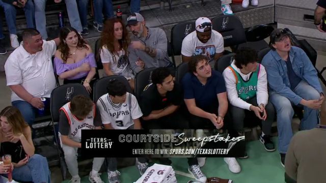 【2024年04月01日】 NBA常規(guī)賽:勇士vs馬刺第1節(jié)英文原聲錄像回放