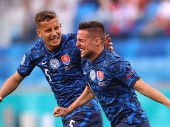  斯洛伐克欧洲杯初选名单公布，什克里尼亚尔领衔 