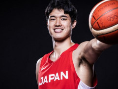 渡边雄太在去年世界杯，场均得到14.8分6.2篮板