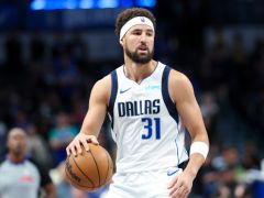 NBA季前赛战报：独行侠25分大胜雄鹿获首胜 克莱单节11分欧文14分