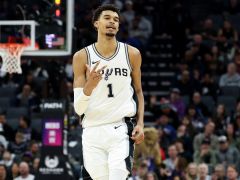 NBA常规赛：马刺17分逆转国王 文班亚马34+13+11赛季首次三双