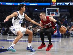 NBA常规赛：独行侠险胜热火 希罗40+8李凯尔15+10加盟新高