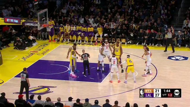 【2025年03月07日】NBA常規(guī)賽：尼克斯vs湖人第1節(jié)中文解說錄像回放