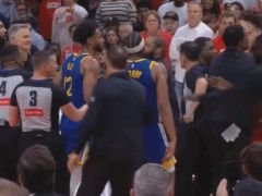 火勇激烈冲突3人吃T:斯潘塞推飞狄龙被驱逐 申京戴维斯出头推搡