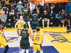  森林狼4-1湖人黑六成功！NBA战报：戈贝尔27+24天神下凡 东八詹空砍73分 