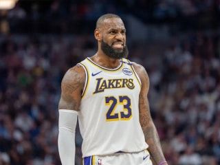 勒布朗·詹姆斯宣布不幸的伤病消息,决定不参加重要活动