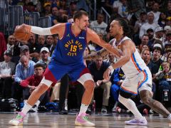  NBA战报：掘金加时逆转雷霆士气大振 四人20+主场球迷狂欢 约基奇险些背锅 