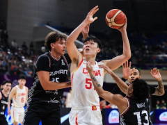 杨瀚森NBA选秀预测！美媒最新预测杨瀚森能冲至首轮22顺位，被老鹰选中！