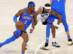  亚历山大成为了NBA历史上首位同时斩获常规赛MVP与分区决赛MVP的球员！ 