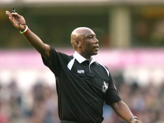 尤里亚·伦尼，英超首位黑人裁判，去世，享年65岁