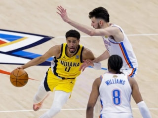 报道:步行者队后卫泰瑞斯·哈利伯顿疑似右小腿拉伤