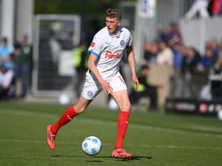 门兴格拉德巴赫现在瞄准了两名基尔荷尔斯泰因前锋