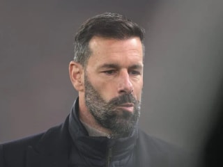 莱斯特城在英超降级后与吕德·范尼斯特鲁伊分道扬镳