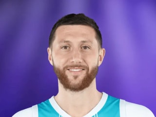 爵士将科林·塞克斯顿交易至黄蜂,换取优素福·努尔基奇