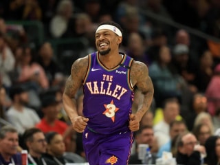 雄鹿队加入争夺布拉德利·比尔的行列——但有一个条件