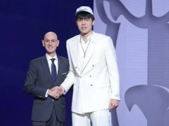  议起复盘｜杨瀚森夏联首秀12日战勇士将成主力中锋 去年首次夏联表现如何？ 