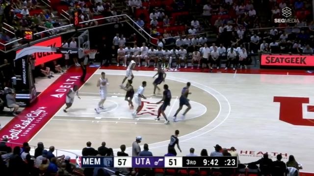 【2025年07月08日 灰熊vs爵士集锦】将对手过个干净 科利尔一条龙转身上篮建功