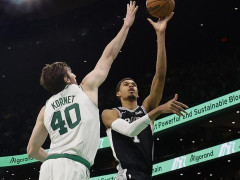 NBA最新交易 马刺官宣签下卢克-科内特 一位合格的文班亚马替补