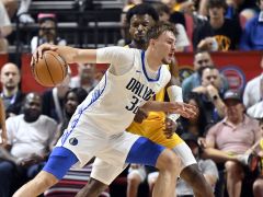  NBA夏联战报：湖人惜败独行侠布朗尼8分丢绝杀三分 弗拉格首秀21中5 