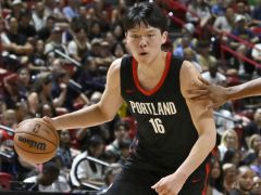  NBA夏联战报：3人驱逐开拓者险胜鹈鹕 杨瀚森15分创新高连献暴扣三分 