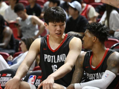  NBA夏季聯(lián)賽全場楊瀚森8分8板5助和3蓋！籃板創(chuàng)下了職業(yè)生涯的新高！ 