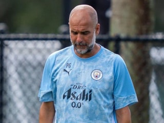 英超劲敌为留住8000万英镑球星，奋力击退曼城