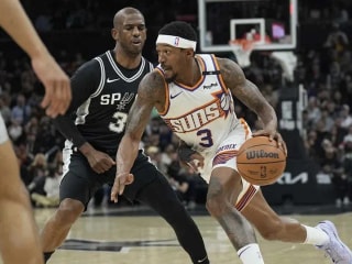 布拉德利·比尔完美地将快船队球衣号码让给克里斯·保罗