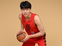 楊瀚森有太多炒作？選秀專家點出夏聯(lián)不足?隊內(nèi)競爭對手并非克林根
