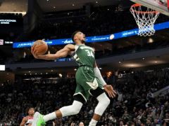 NBA上季扣籃榜：字母哥243次居首3人200+ 詹姆斯71扣全中聯(lián)盟唯一