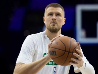 老鹰队克里斯塔普斯·波尔津吉斯自信地透露了他最喜欢的说唱歌手